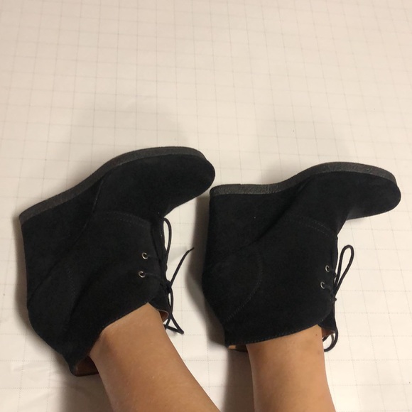 Nine West suede black very comfortable wedge boots with laces - Picture 17 of 17